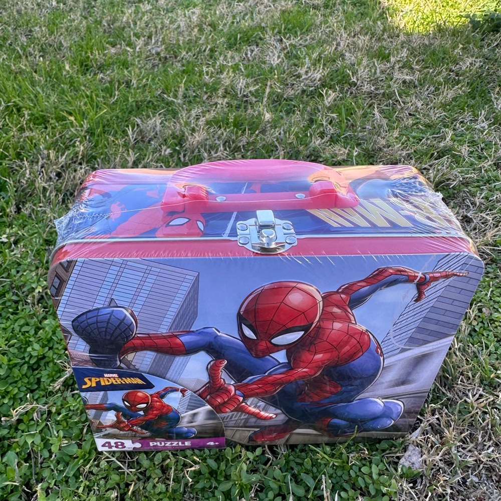Spider-Man Puzzle Set with Carrying Case